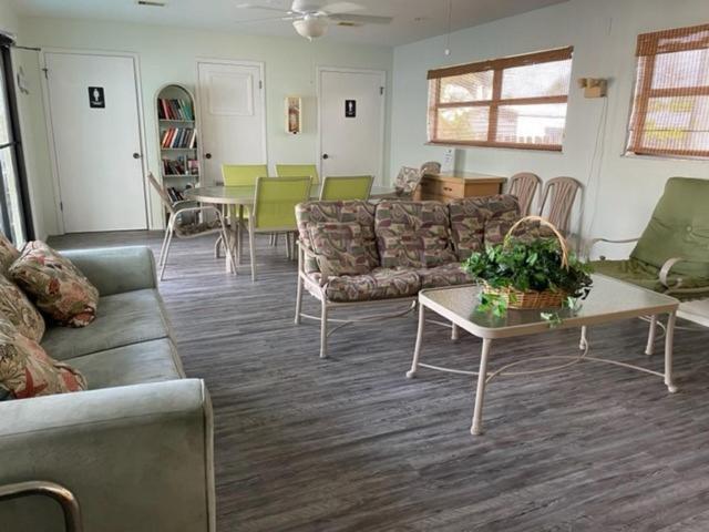 Tuckaway Shores Resort Melbourne Bagian luar foto