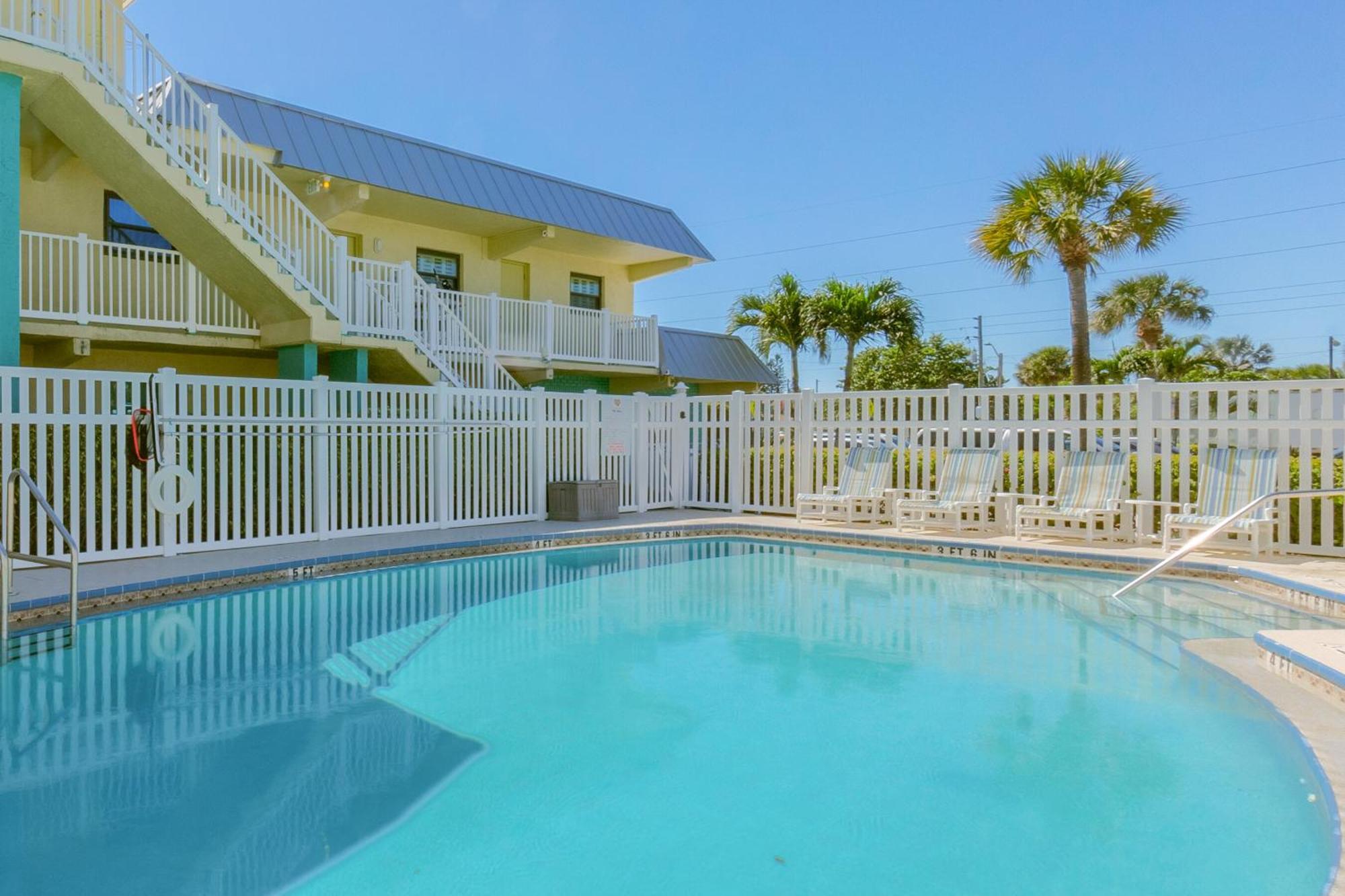 Tuckaway Shores Resort Melbourne Bagian luar foto